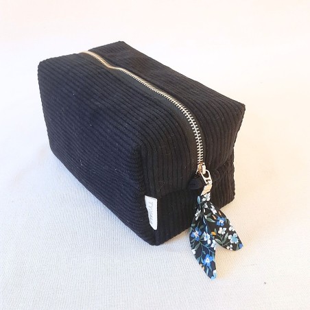 Trousse 2 : Noire fleurie
